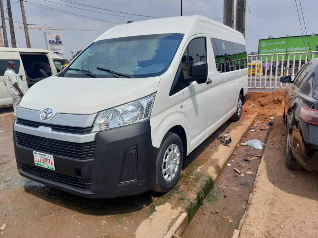 Executive Bus